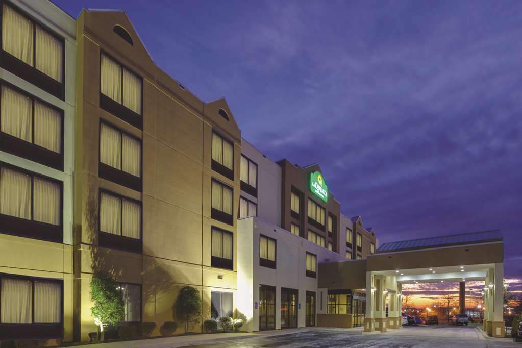 La Quinta By Wyndham Newark - Elkton Hotel Ngoại thất bức ảnh